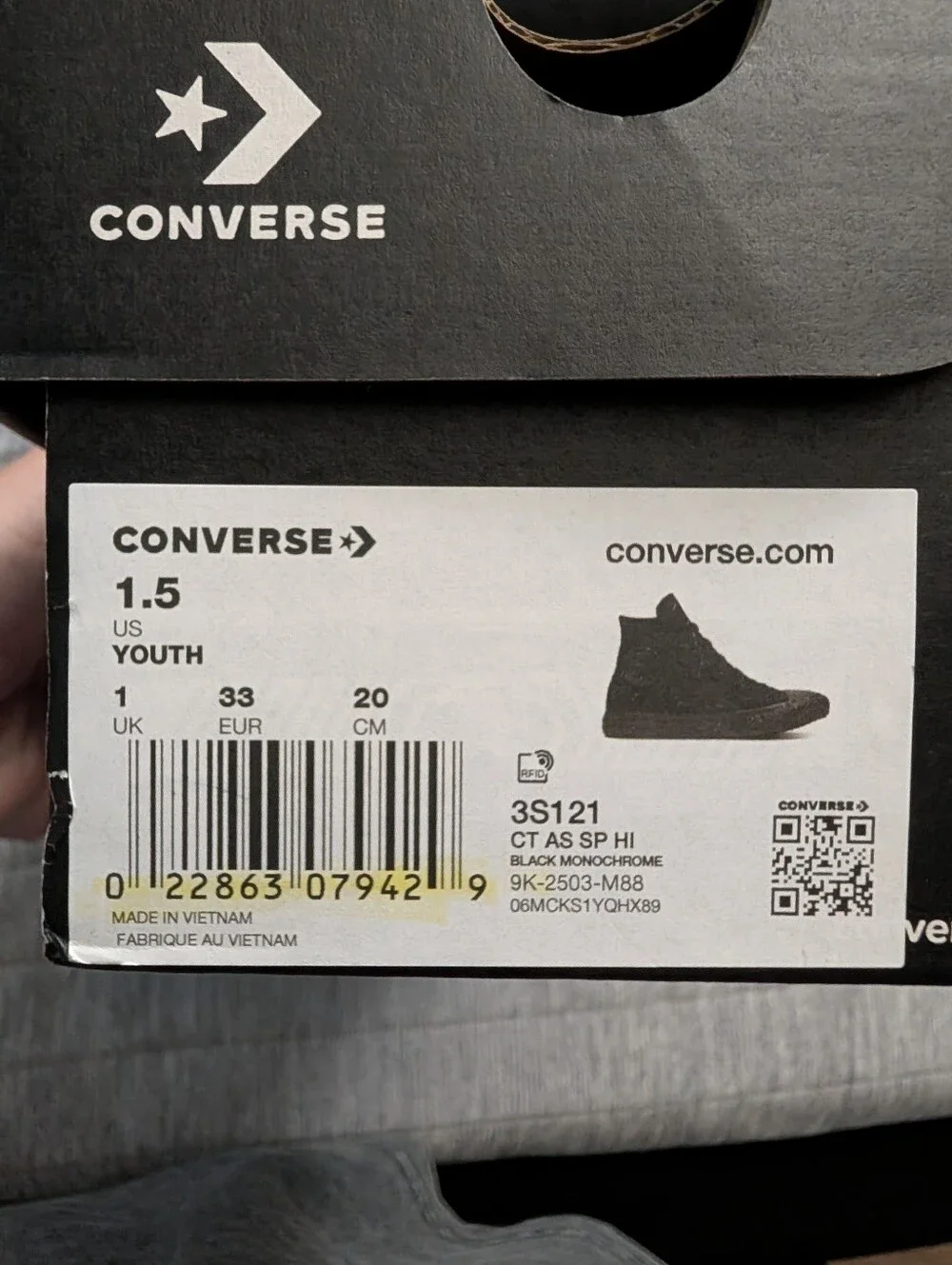 Converse all black